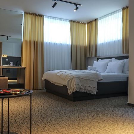 Studio Apartments Visit Point SJJ Esterno foto