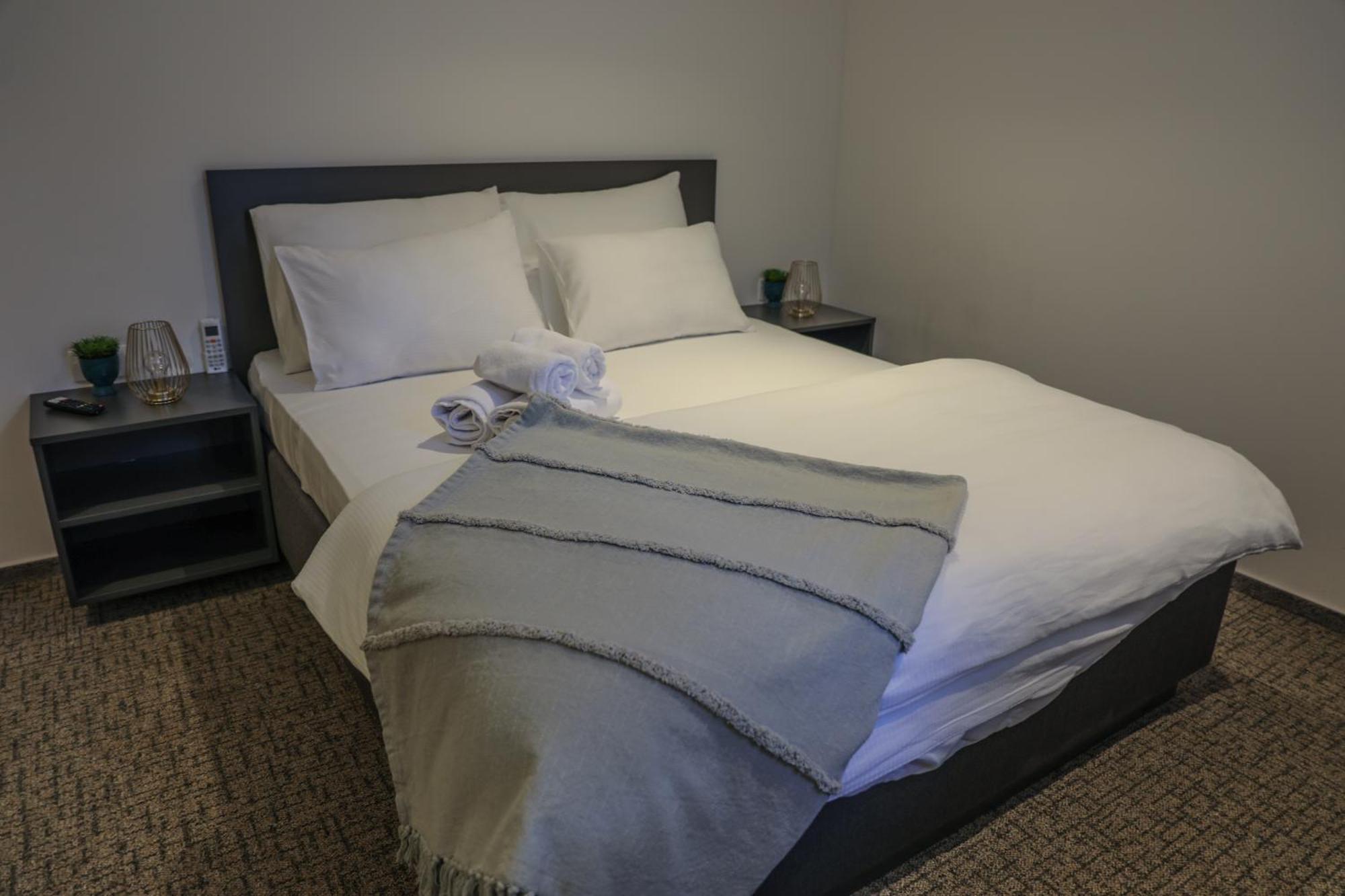 Studio Apartments Visit Point SJJ Esterno foto