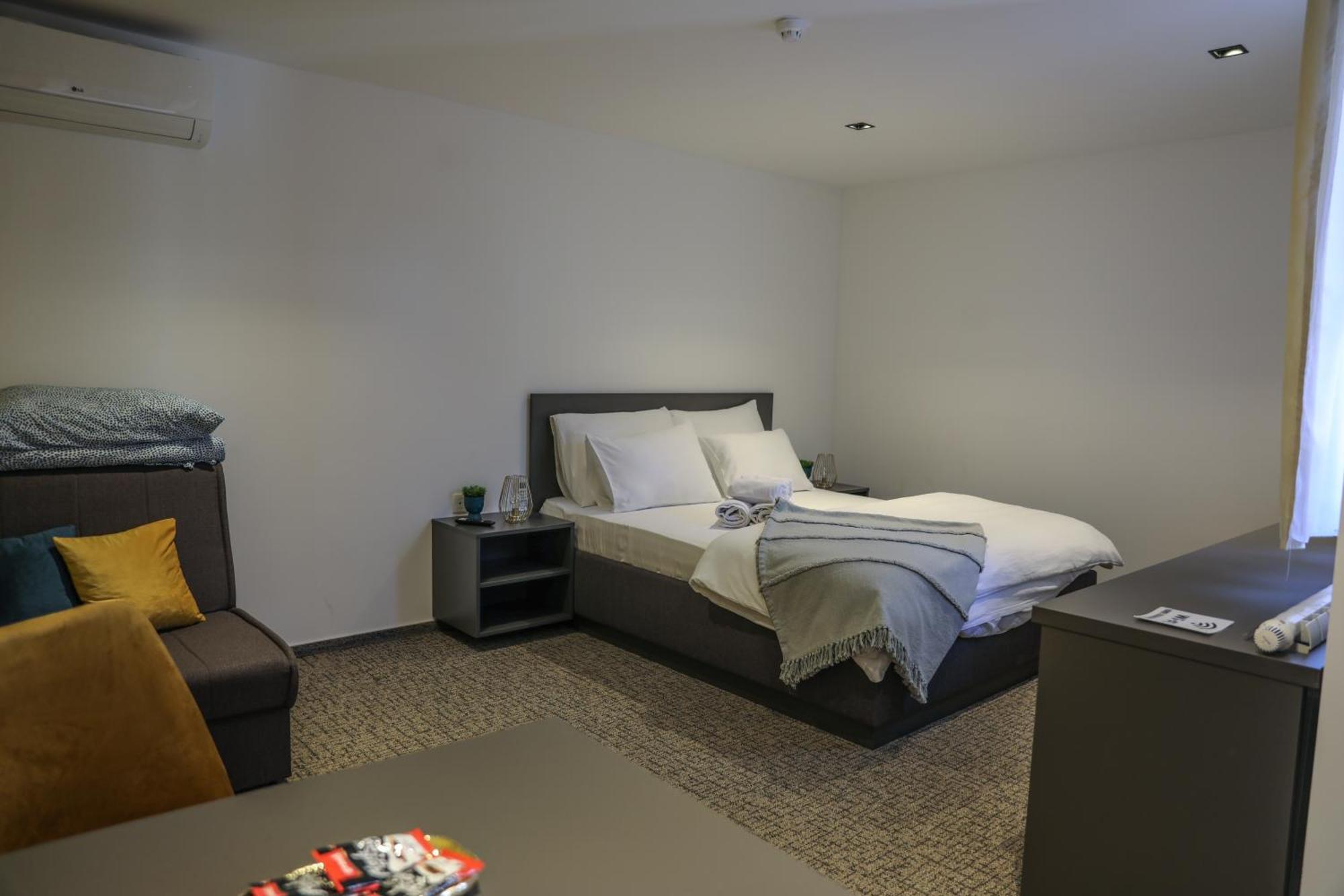 Studio Apartments Visit Point SJJ Esterno foto