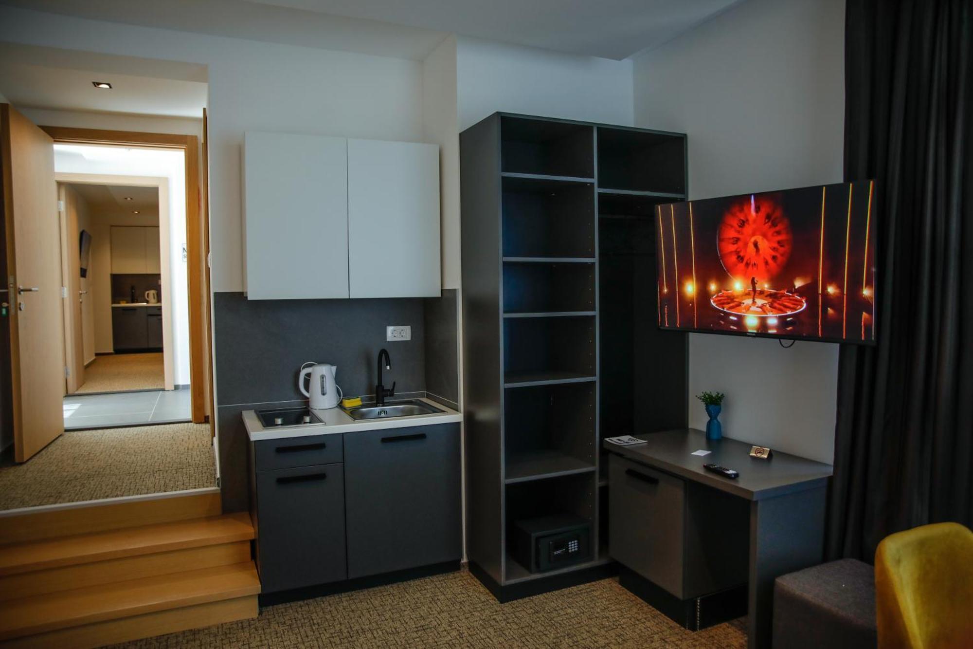 Studio Apartments Visit Point SJJ Esterno foto